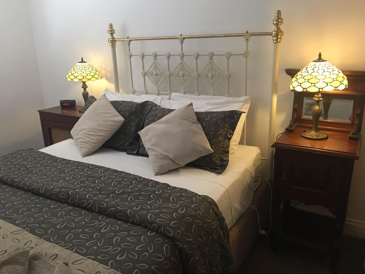 เอมิส เฮาส์ Bed & Breakfast Auburn ภายนอก รูปภาพ