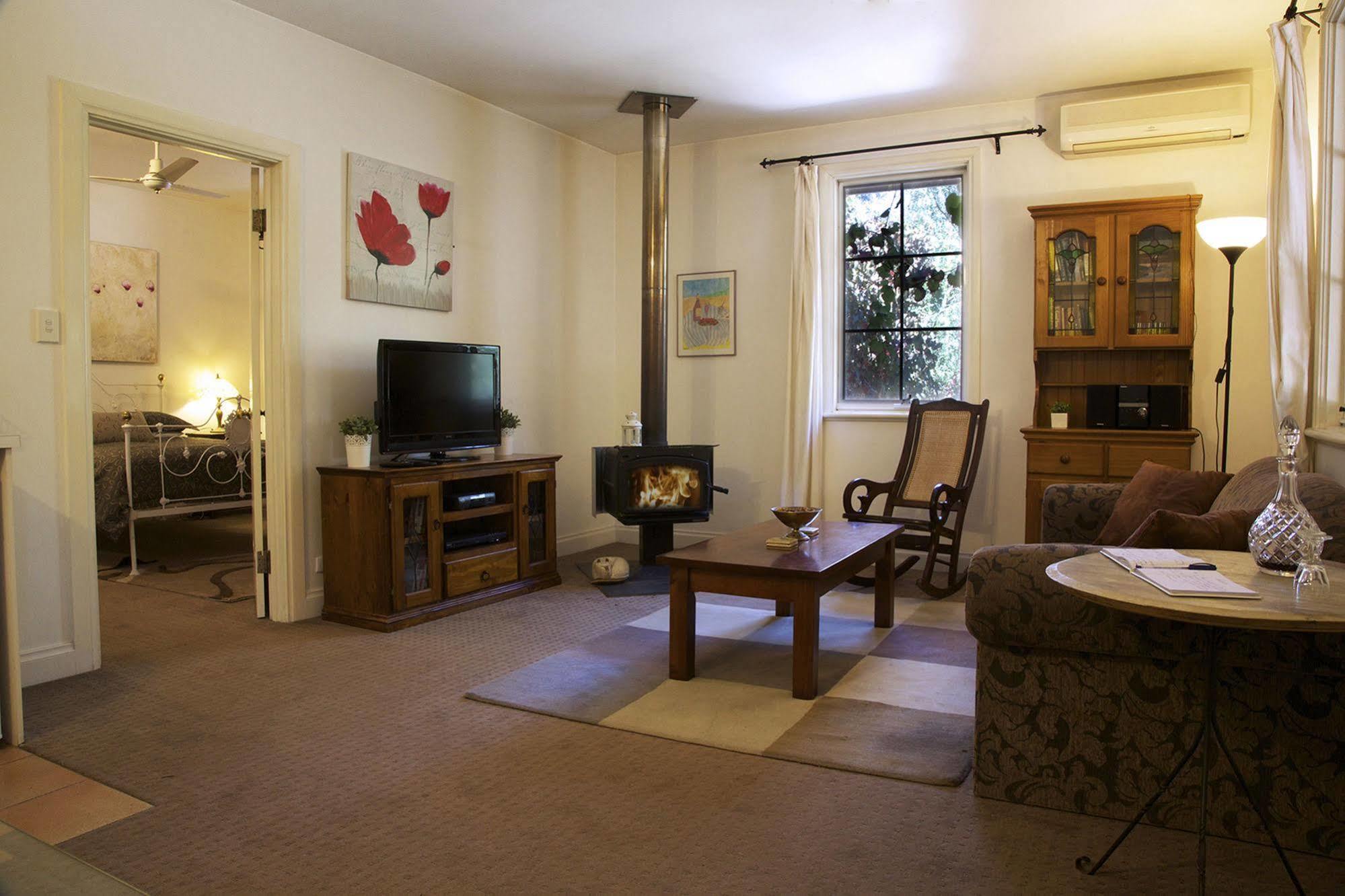 เอมิส เฮาส์ Bed & Breakfast Auburn ภายนอก รูปภาพ