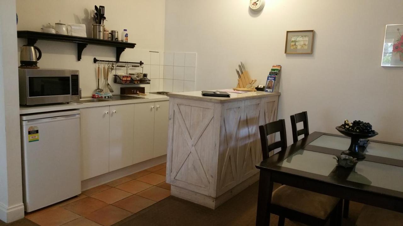 เอมิส เฮาส์ Bed & Breakfast Auburn ภายนอก รูปภาพ